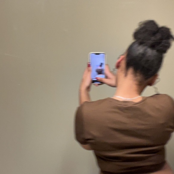 Meet your Posher, Alexiane - Picture 1 of 1